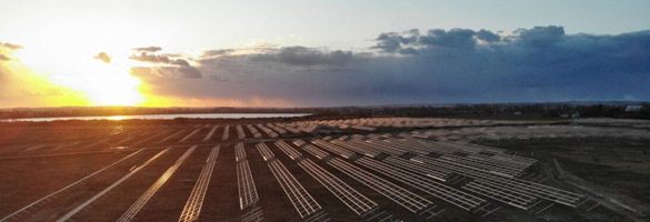 Solarkraftwerk mit einer Leistung von 70 MWp. - PAK Serwis